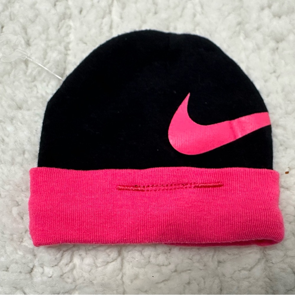 Nike Infant Baby Beanie in Black and Pink Hat, Cap 0-6 months